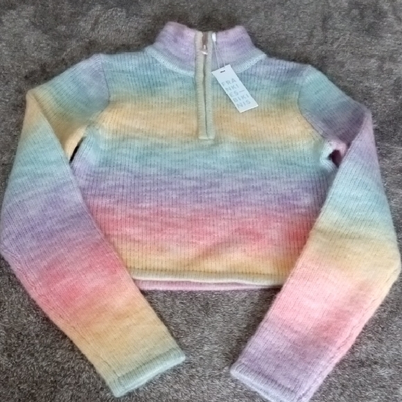 Frankie's Bikinis NWT Bowie cropped knit sweater in Cotton Candy - Picture 1 of 8